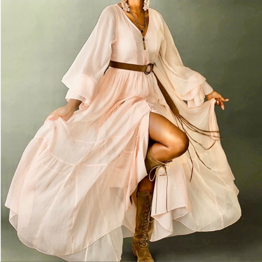 NWT. JOYFOLIE Ninette Maxi dress in Blush, Women’s Medium